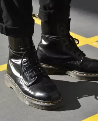 Tips Merawat Sepatu Docmart agar Awet dan Tetap Kinclong   Sepatu Docmart