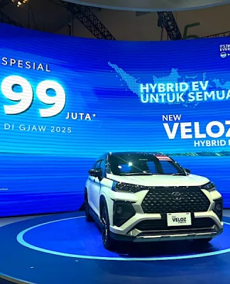 BREAKING NEWS: Debut Dunia di GJAW 2025, Toyota Veloz Hybrid EV Meluncur Dengan Banderol Mulai Rp299 Juta! Toyota Veloz Hybrid EV World Premiere di GJAW 2025