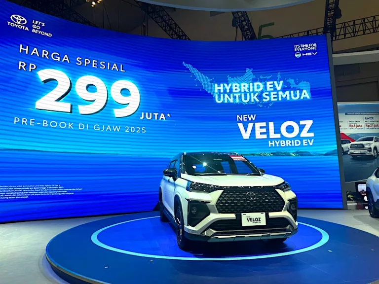 BREAKING NEWS: Debut Dunia di GJAW 2025, Toyota Veloz Hybrid EV Meluncur Dengan Banderol Mulai Rp299 Juta!