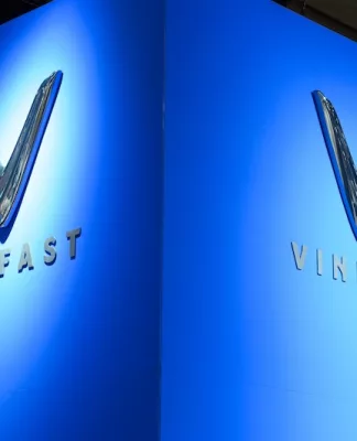 Cerdas Melihat Celah Hambatan Adopsi EV, VinFast Indonesia Berikan Solusi Terbaik Kepemilikan Mobil Listrik VinFast Skema Langganan Baterai