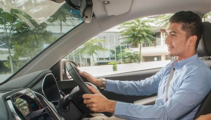 Tips Cara Nyetir Mobil Agar Tidak Boros Bensin