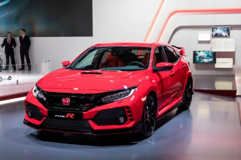 Civic Turbo vs Civic Type R: Sekilas Mirip, Tapi Beda Jauh