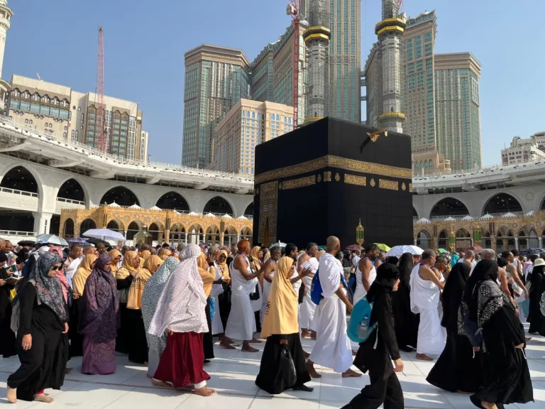 Tips Umroh Mandiri agar Perjalanan Nyaman dan Lebih Hemat
