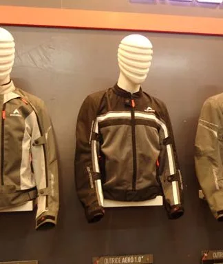 Rekomendasi Jaket Touring Motor yang Aman