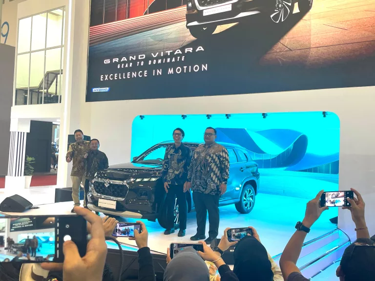 Suzuki Grand Vitara Minor Change 2025 Meluncur di GJAW: Tambah Fitur Keren!