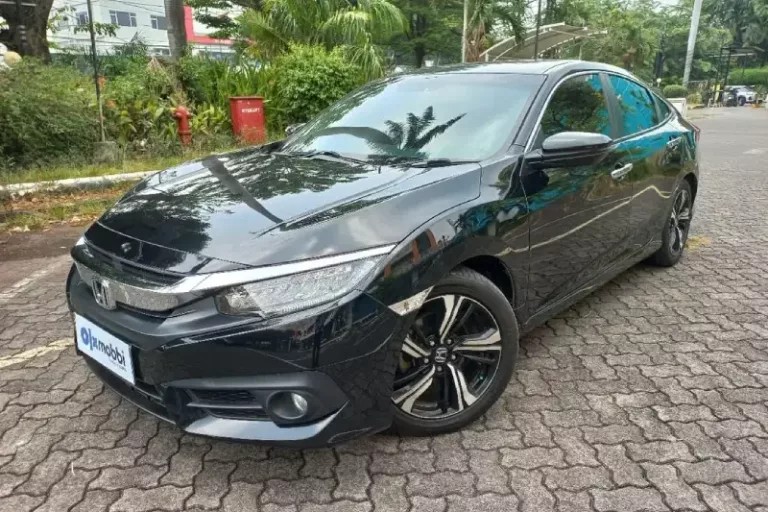 Civic Turbo vs Corolla Altis : Siapa Raja Sedan Modern?