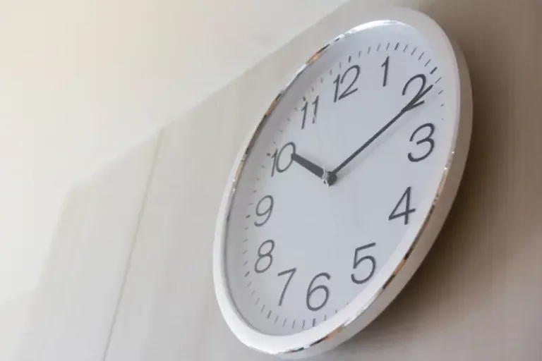 Tips Memilih Jam Dinding yang Cocok untuk Setiap Ruangan