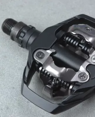 Pedal Sepeda Clipless vs Flat: Mana yang Lebih Nyaman? pedal sepeda