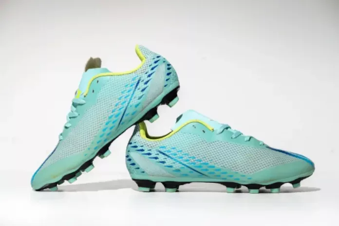 sepatu bola sepatu bola