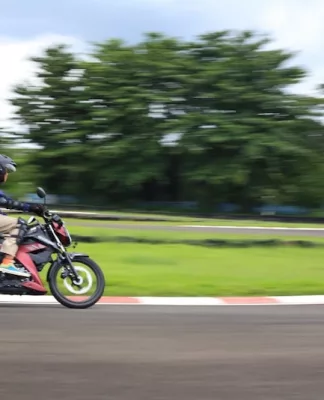 Motor Legendaris Suzuki Satria Berevolusi, Usung Teknologi Ride Connect dan ABS Suzuki Satria PRO