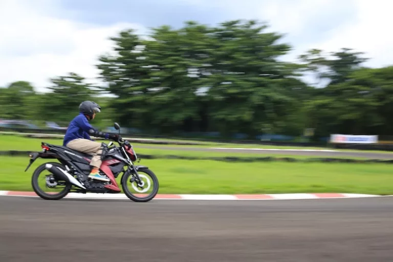 Motor Legendaris Suzuki Satria Berevolusi, Usung Teknologi Ride Connect dan ABS