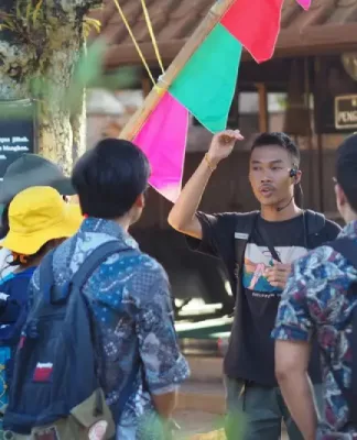 Bagaimana Cara Menjadi Tour Guide Profesional dan Bersertifikat? tour guide