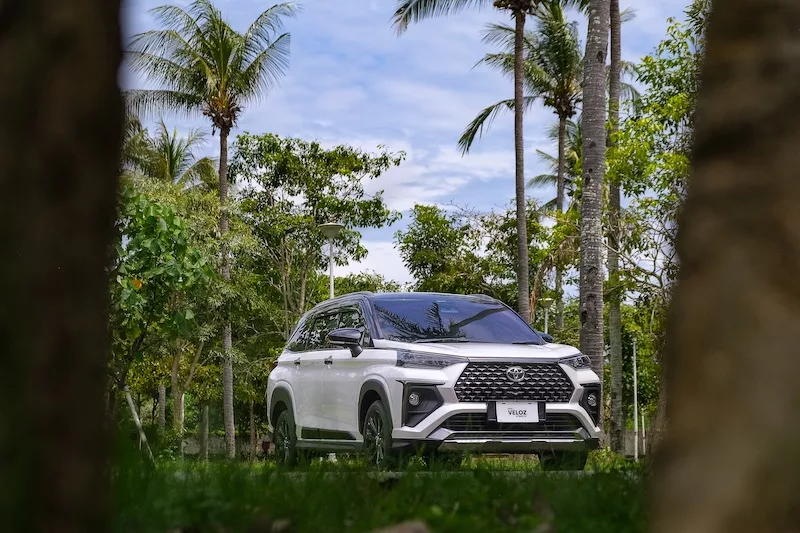 Toyota Veloz Hybrid EV