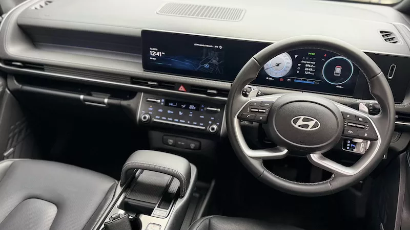 Rekomendasi Mobil Liburan Akhir Tahun: Hyundai Stargazer Cartenz