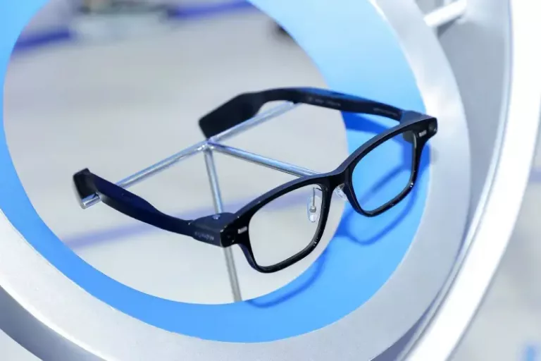 Alibaba Rilis Quark AI Glasses, Kacamata Pintar Rival Meta Ray-Ban  