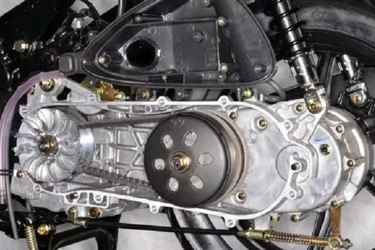 Kebiasaan Buruk yang Bikin CVT Motor Matic Cepat Rusak