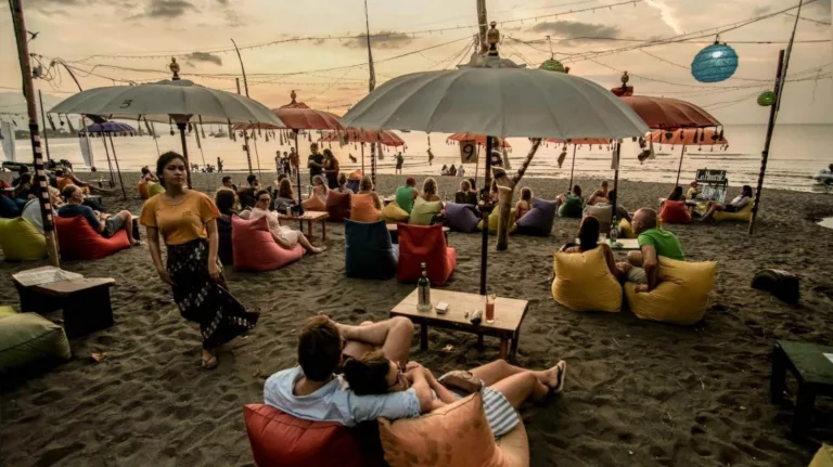 7 Rekomendasi Spot Liburan Nataru 2025