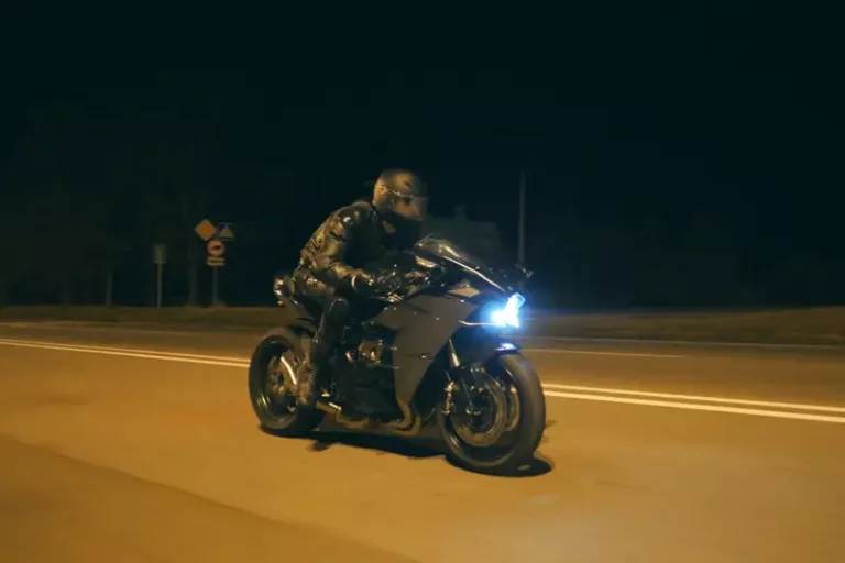 7 Tips Night Ride Biar Seru dan Tetap Aman