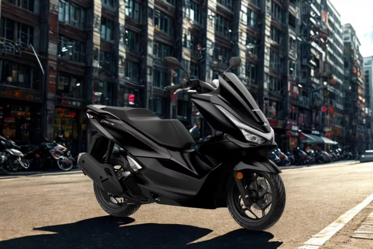 Spesifikasi Honda PCX 2025: Desain Lebih Runcing dan Mesin Makin Powerfull?