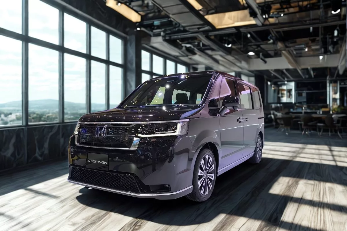 Eksterior Honda Step Wagon