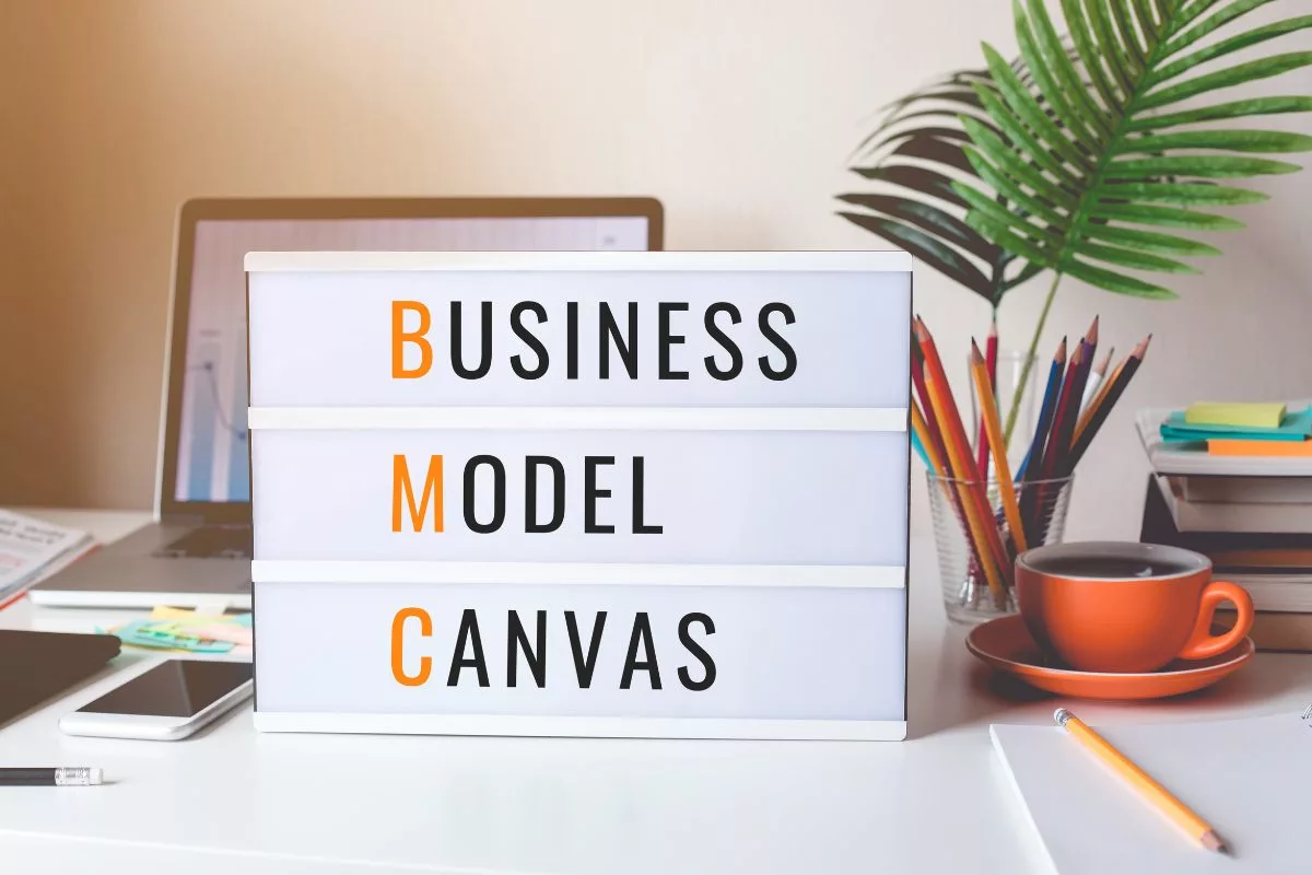 9 Komponen Business Model Canvas