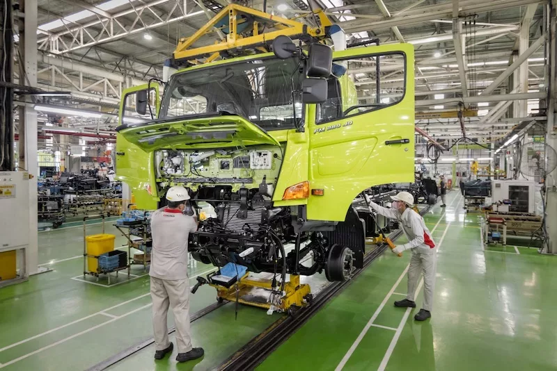 43 Tahun Hino Indonesia Bangun Negeri