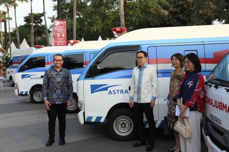 Astra Perkuat Layanan Kesehatan Daerah, Kirim 35 Ambulans Baru dari Daihatsu dan Isuzu