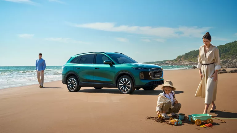 Menikmati Liburan Mandiri nan Elegan, LEPAS L8 Ubah Definisi Perjalanan Lewat Fitur V2L