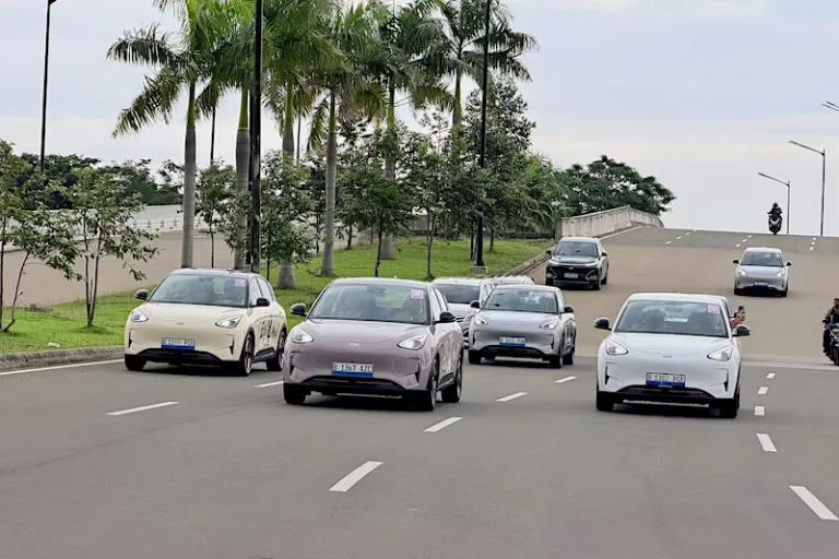 Resmi Masuk Indonesia, Geely EX2 Dijual Mulai Rp229 Jutaan!