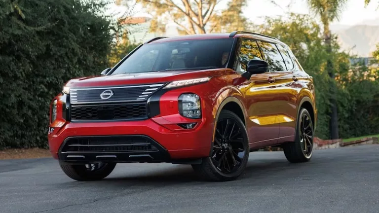 Mitsubishi Motors Mulai Produksi Nissan Rogue Hybrid dan Navara di Pabriknya