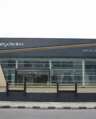 peresmian-showroom-lepas-kelapa-gading-pertama-di-dunia