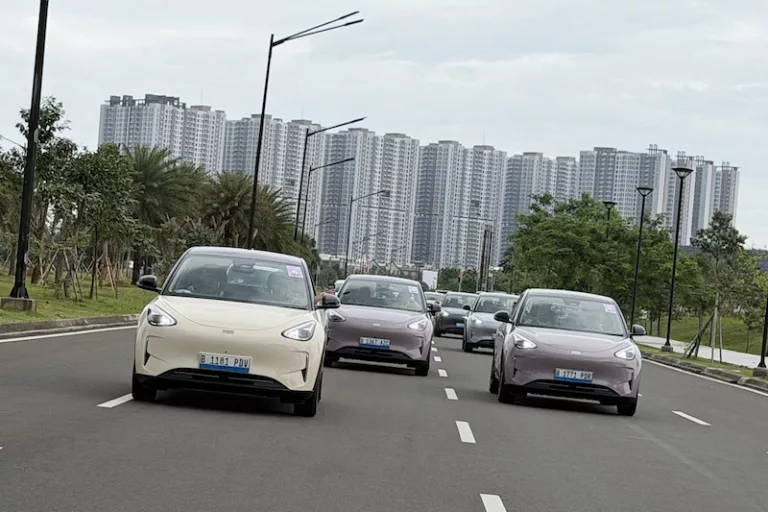 Geely Kejar Status Mobil Cina dengan TKDN Tertinggi di Indonesia!