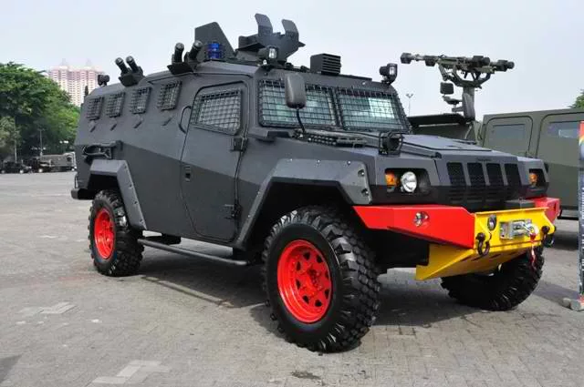 komodo 4x4 apc police maung