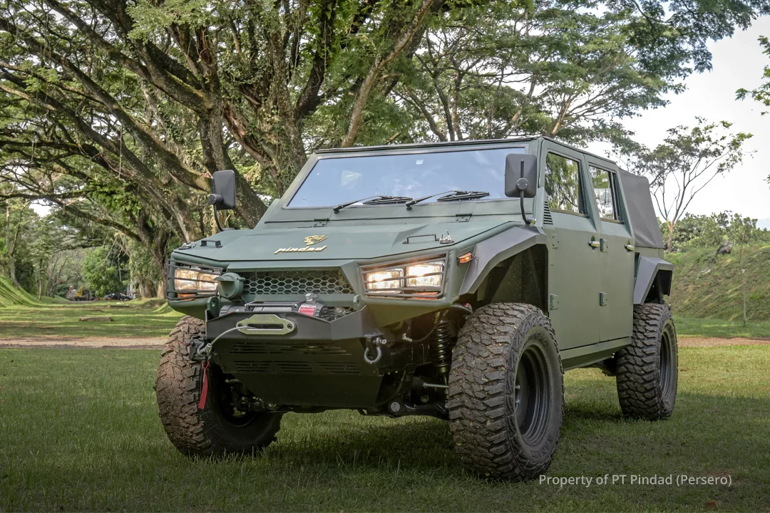 mobil pindad taktis 4x4