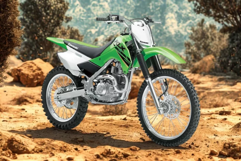 KLX 140, Bukan Buat Jalan Raya, Apa Kelebihannya Dibanding KLX 150 Biasa?