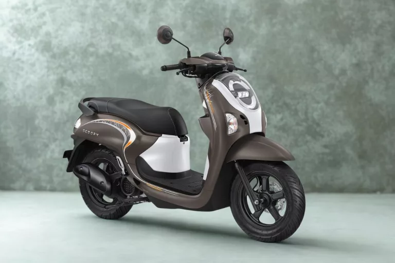 Scoopy Energetic, Varian Langka yang Kini Jadi Buruan Kolektor Skutik Retro!
