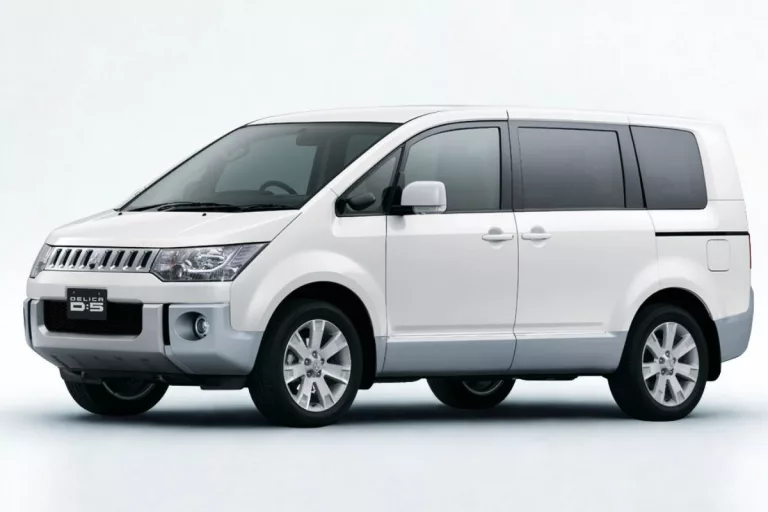 Mitsubishi Delica Padukan Kenyamanan MPV Pintu Geser dengan Ground Clearance SUV!