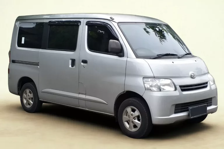 Gran Max Minibus, Mobil Tempur Pengusaha, Kenapa Harga Bekasnya Stabil?