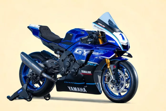 Review Yamaha R1