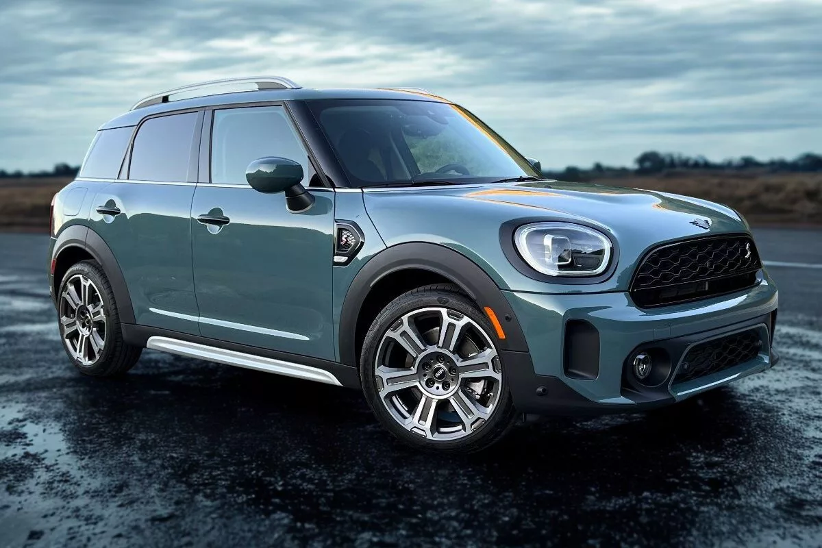 Interior dan Eksterior MINI Countryman