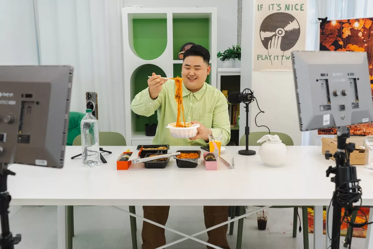 Tips Menjadi Host Live Streaming yang Dikenal