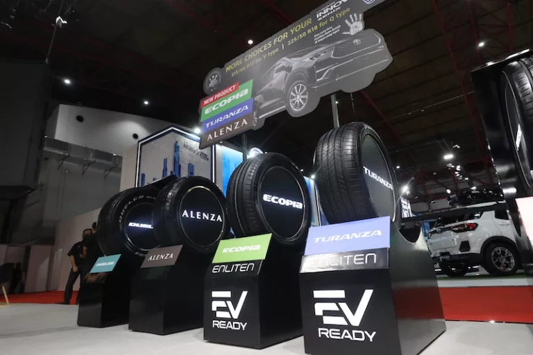 4 Tips Mudik Aman Pakai Mobil Hybrid dari Bridgestone