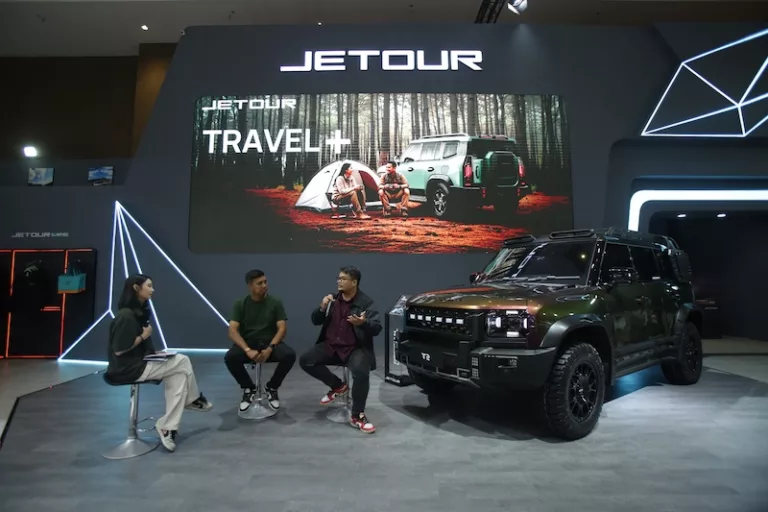 JETOUR T2 Pamer Dua Gaya Modifikasi di IIMS 2026, NOMAD Kit dan Obsidian Ultra Kit