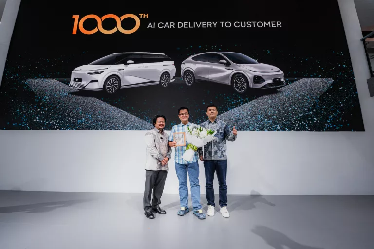 XPENG Tunjukkan Arah Baru Mobil Listrik Berbasis AI di IIMS 2026, dari Sedan Pintar hingga Robot Humanoid