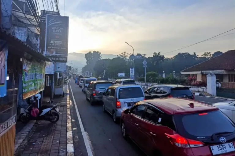 Puncak Bogor: Jadwal Buka Tutup dan Jalur Alternatif