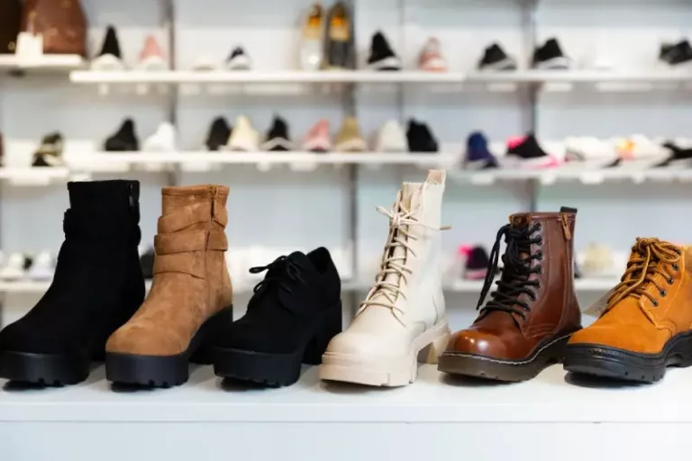 10 Merek Sepatu Boots Lokal yang Keren dan Tahan Lama