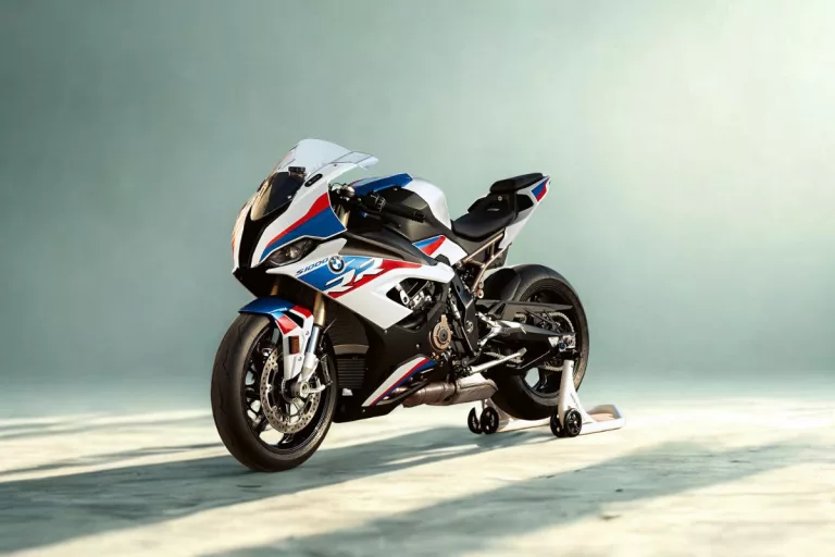 BMW S1000RR, Bedah Spesifikasi Tenaga Buas Mesin Empat Silinder dan Elektroniknya!