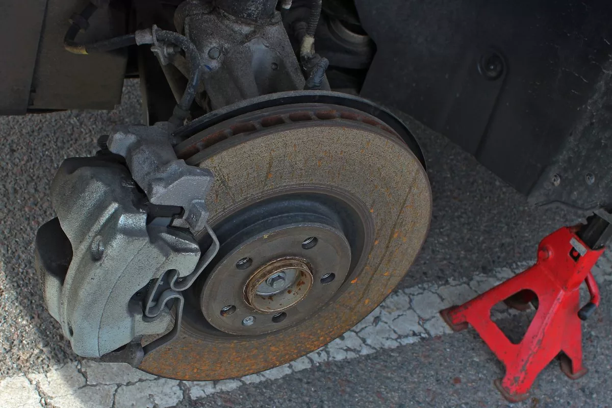 Estimasi Biaya Servis Rem Mobil