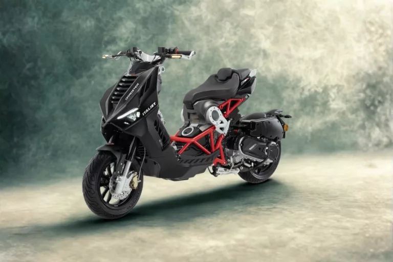 Italjet Dragster 200 Desainnya Sangat Unik, Nyaman Gak Sih Buat Boncengan?