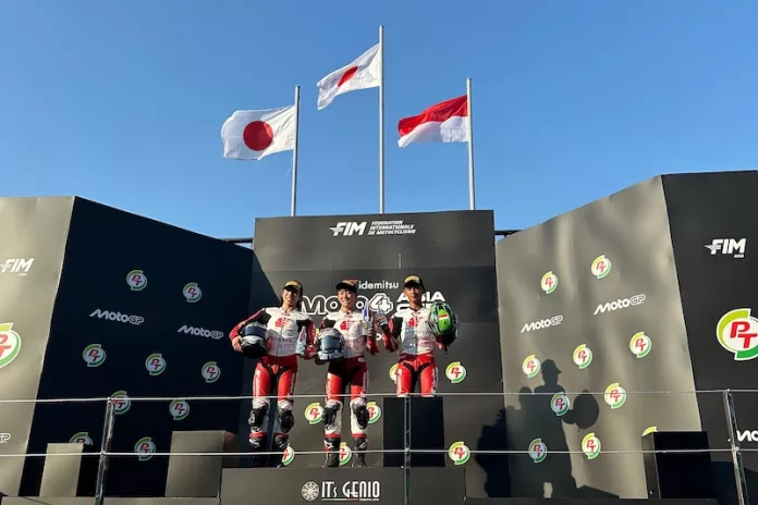 Pebalap Muda Astra Honda Curi Podium di Laga Pembuka Moto4 Asia Cup Buriram Aksi Pebalap Muda Astra di Moto4 Asia Cup Buriram